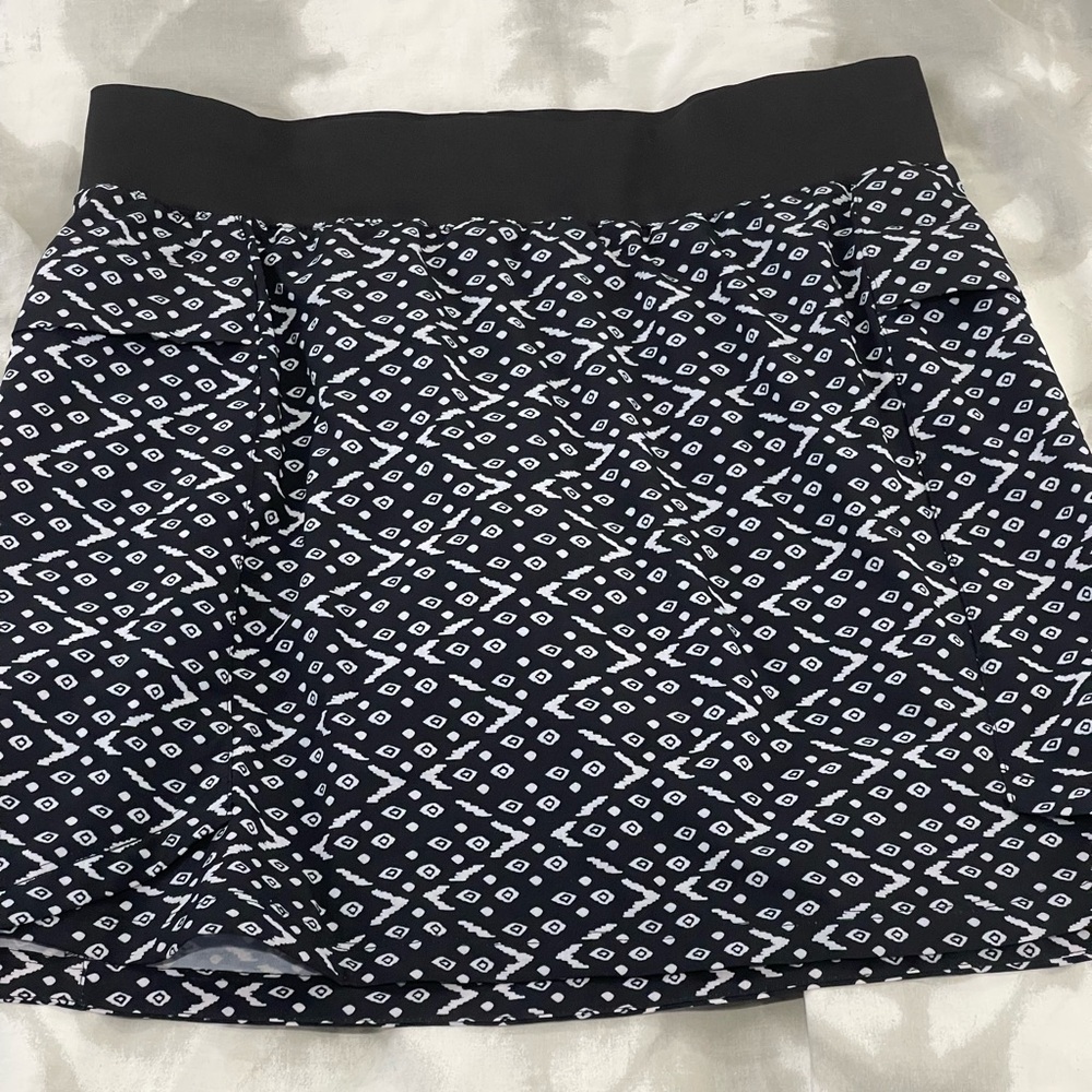Reel‎ Legends S Black and White Patterned Women's Skort with Side Pockets 200